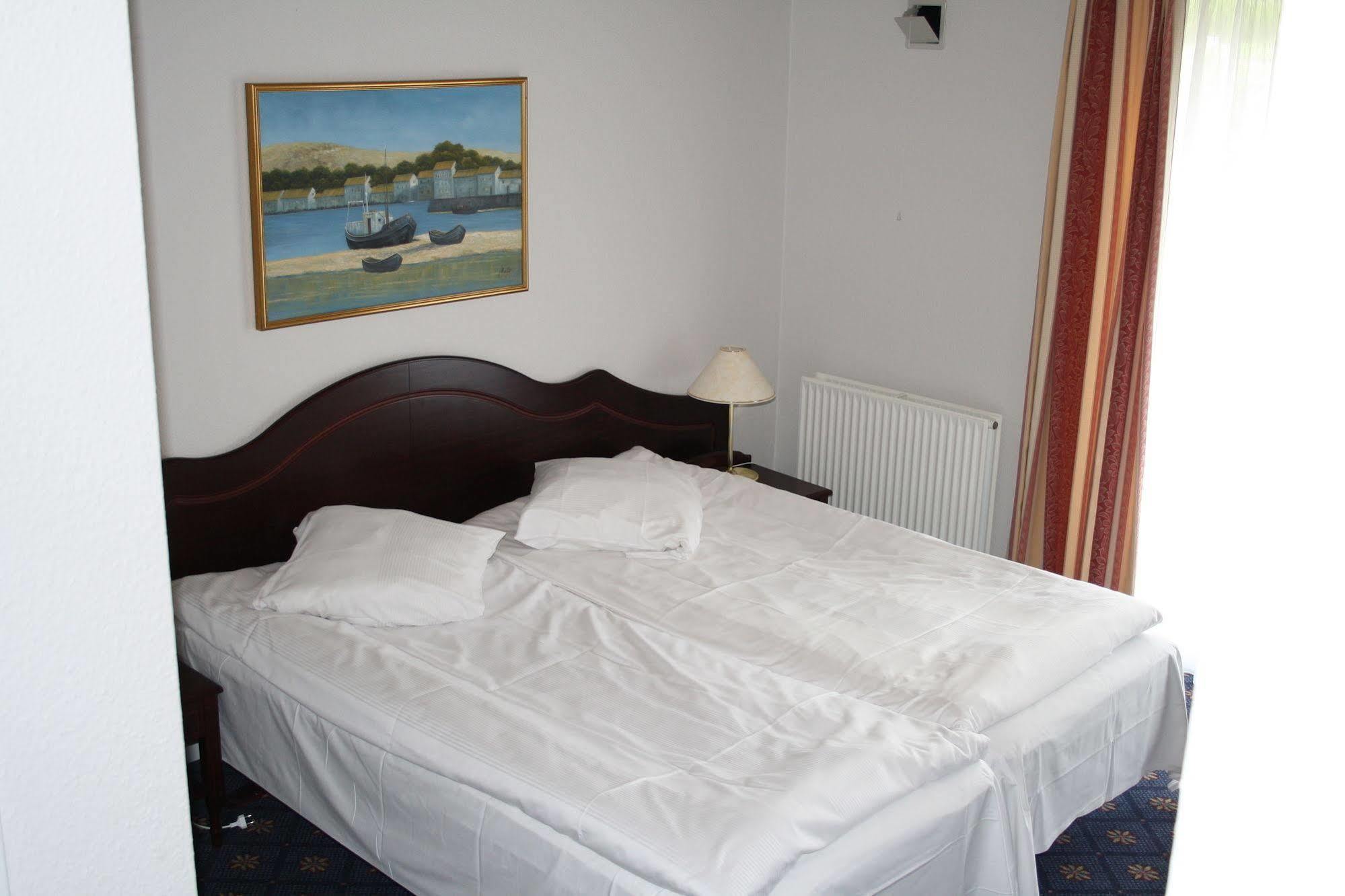 Hotel Sogarden Brørup Exteriör bild